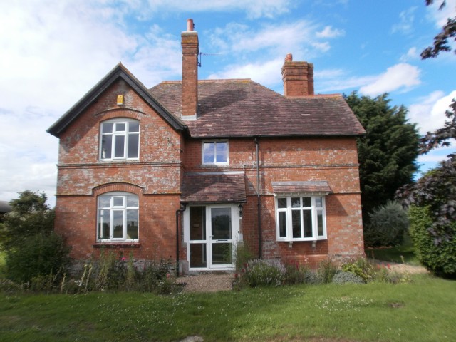 The Villa, Hinton on the Green, Nr Evesham, Worcestershire WR11 2QT - Click for more details