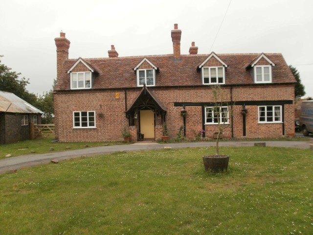 Cross Hands House Hanley Castle Worcester - Click for more details